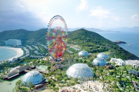 Bánh xe Bầu trời Vinpearl Nha Trang chuyến du hành trên mây