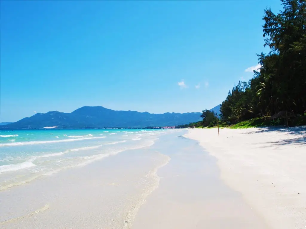 bãi biển dốc lết