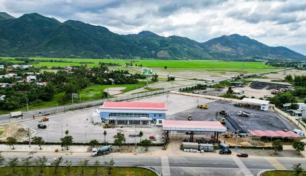 Bãi đỗ xe rộng rãi tại bến xe phía Nam Nha Trang