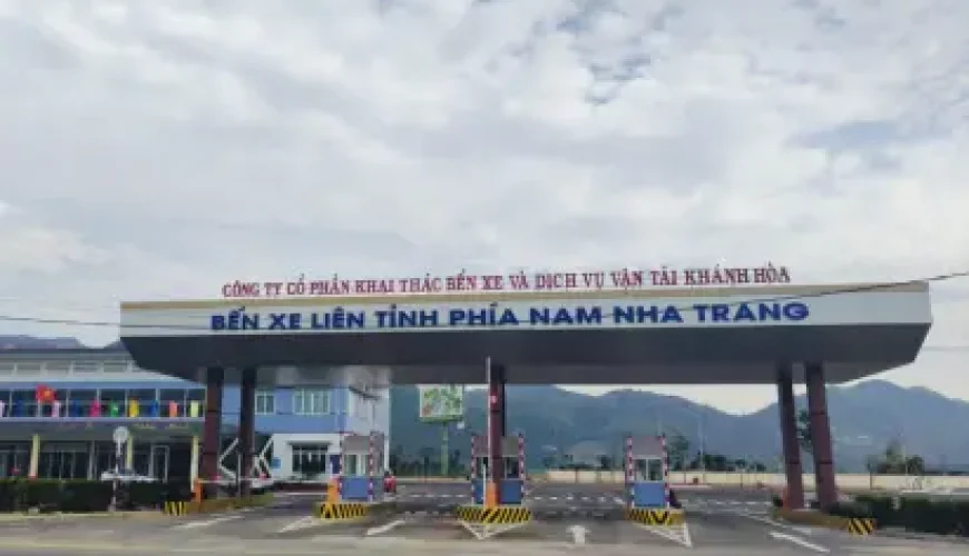 Bến xe phía Nam Nha Trang nhìn từ quốc lộ 1A