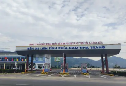 Bến xe phía Nam Nha Trang nhìn từ quốc lộ 1A