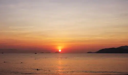 bình minh trên bãi Trần Phú