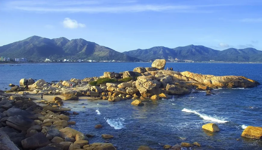 Hòn Chồng Nha Trang 2025