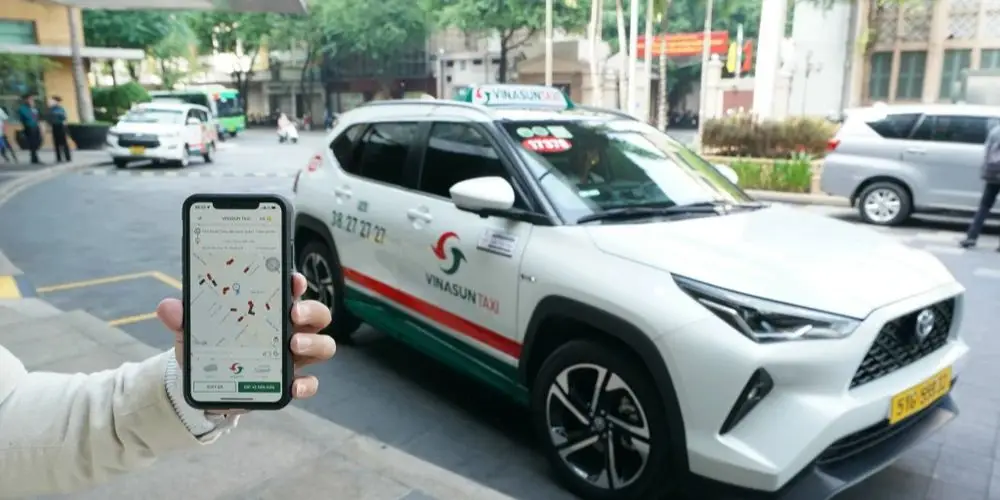 Hướng dẫn đặt taxi Diên Khánh 2025 qua ứng dụng di động