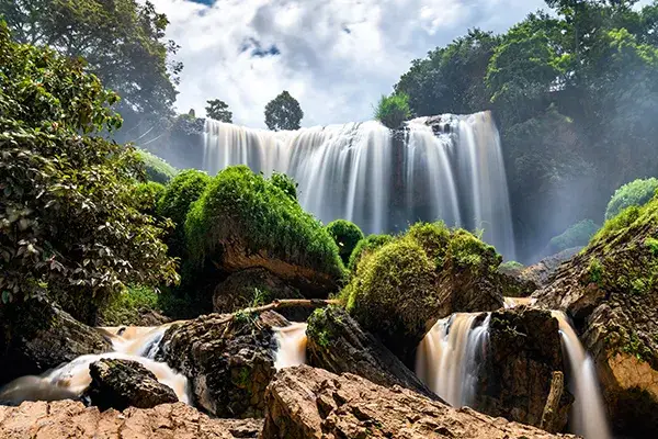Toàn cảnh Thác Voi Đà Lạt hùng vĩ