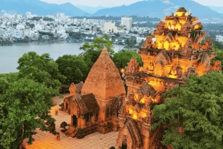 Toàn cảnh Tháp Bà Ponagar tại Nha Trang năm 2025