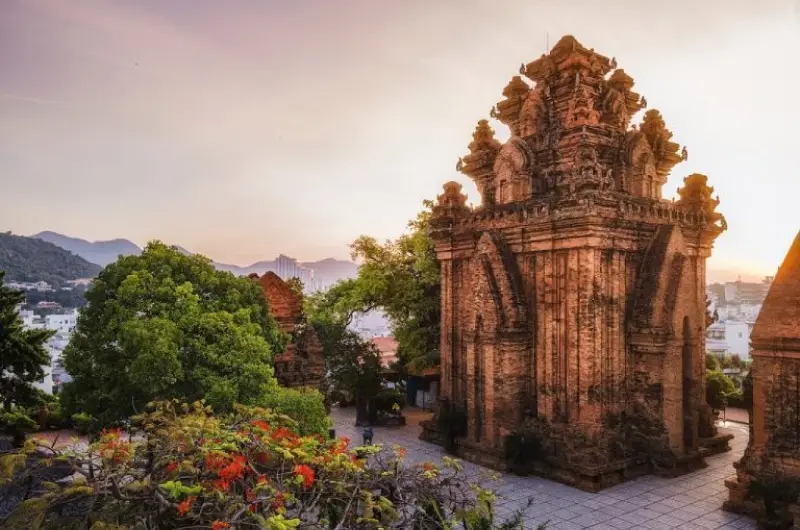 Toàn cảnh Tháp Bà Ponagar Nha Trang nhìn từ trên cao