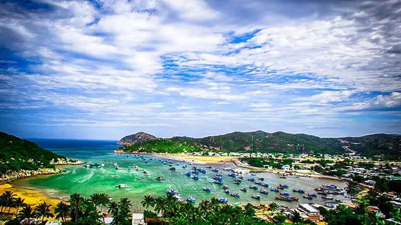 Vịnh Vĩnh Hy nhìn từ trên cao