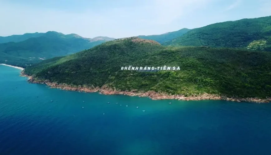 Toàn cảnh Ghềnh Ráng Tiên Sa Quy Nhơn nhìn từ trên cao