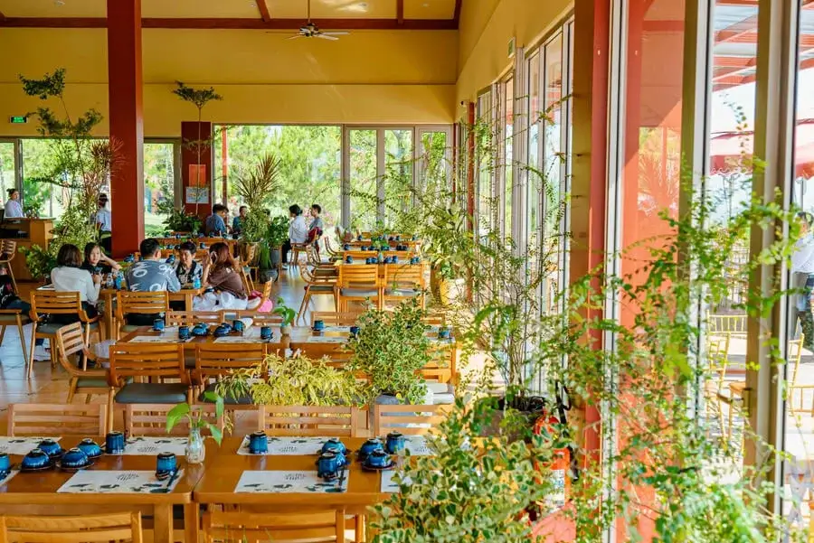 Bữa trưa thanh tịnh tại nhà hàng chay Samten Hills