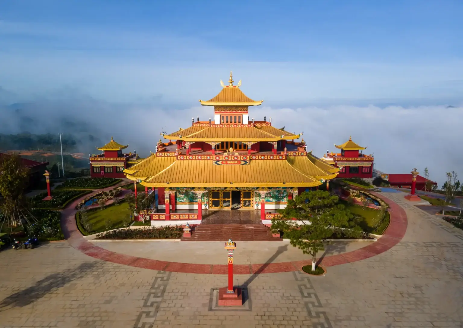 Chiêm bái tượng Phật Trường Thọ, không gian thiền định