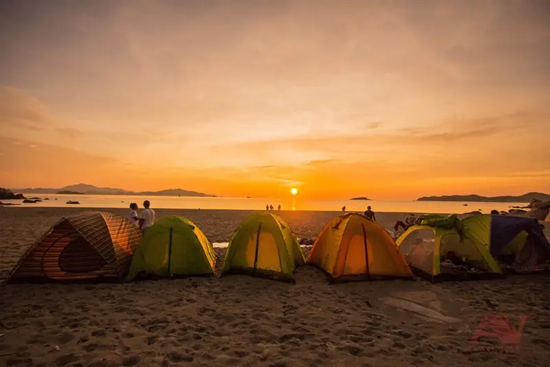 Cắm trại thư giãn bên bờ biển Dốc Lết