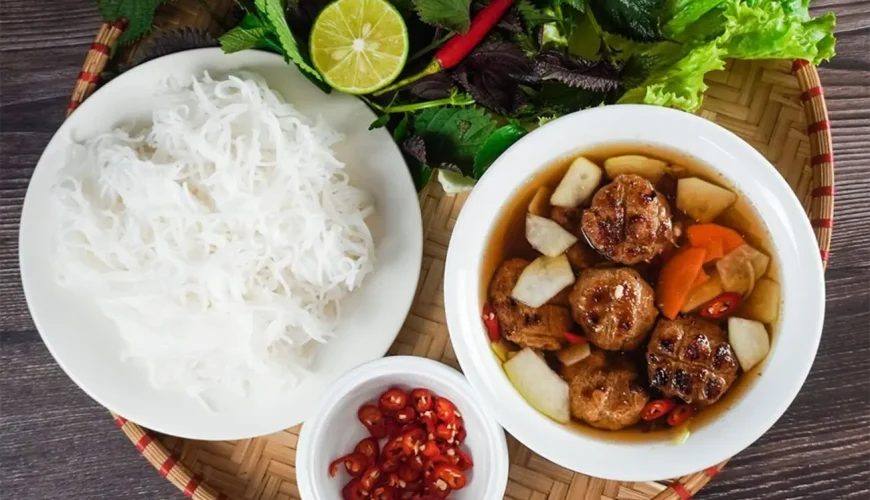 Tô bún chả gần tôi ở Nha Trang
